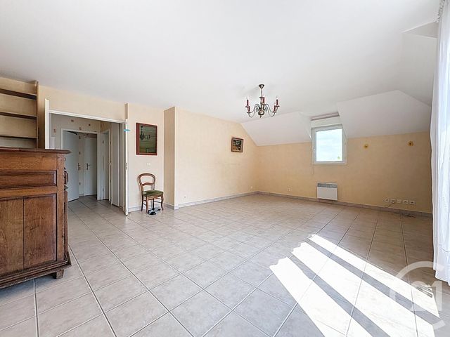Afficher la photo en grand Appartement F4 à vendre - 4 pièces - 89,84 m2 - Montereau Fault Yonne - 77 - ILE-DE-FRANCE