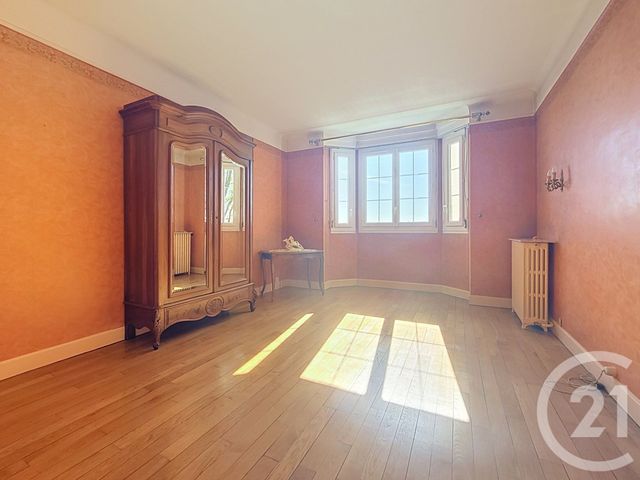 Maison &agrave; vendre - 7 pi&egrave;ces - 209,45 m2 - Montereau Fault Yonne - 77 - ILE-DE-FRANCE