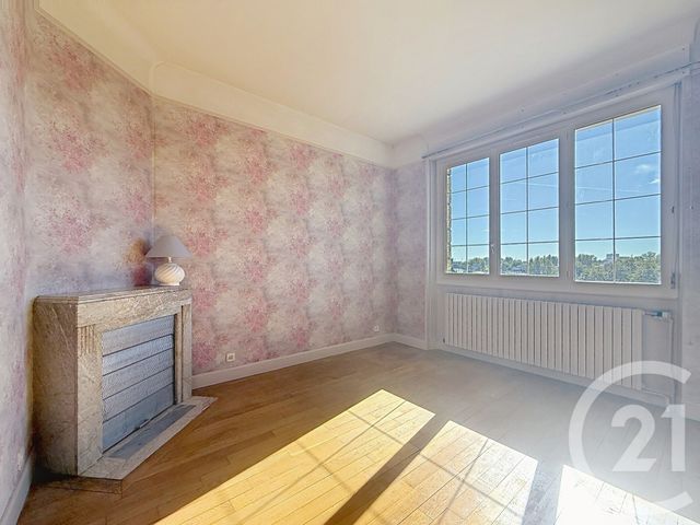 Maison &agrave; vendre - 7 pi&egrave;ces - 209,45 m2 - Montereau Fault Yonne - 77 - ILE-DE-FRANCE