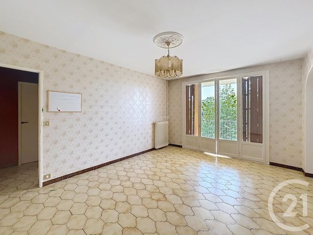 Afficher la photo en grand Appartement F3 à vendre - 3 pièces - 69,01 m2 - Montereau Fault Yonne - 77 - ILE-DE-FRANCE