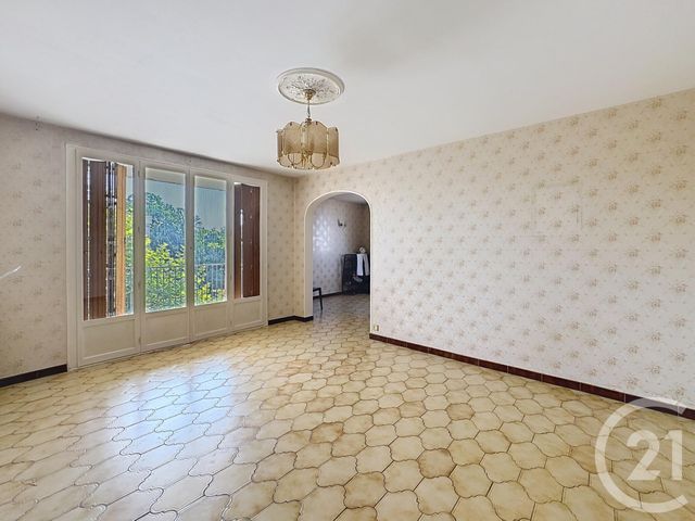 Appartement F3 à vendre - 3 pièces - 69,01 m2 - Montereau Fault Yonne - 77 - ILE-DE-FRANCE