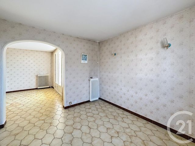 Afficher la photo en grand Appartement F3 à vendre - 3 pièces - 69,01 m2 - Montereau Fault Yonne - 77 - ILE-DE-FRANCE