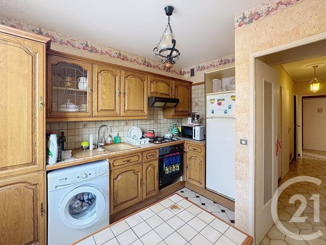 Afficher la photo en grand Appartement F3 à vendre - 3 pièces - 69,01 m2 - Montereau Fault Yonne - 77 - ILE-DE-FRANCE