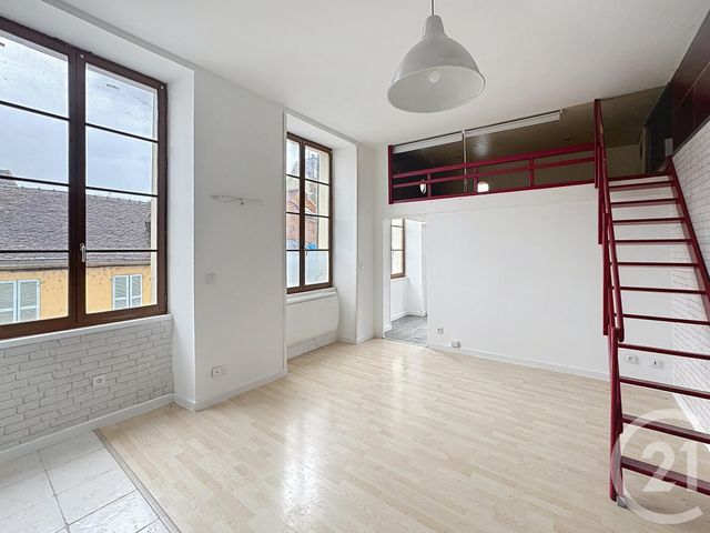 Afficher la photo en grand Appartement F2 à vendre - 2 pièces - 40 m2 - Montereau Fault Yonne - 77 - ILE-DE-FRANCE