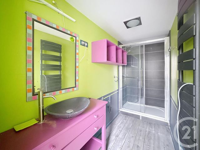 Afficher la photo en grand Appartement F2 à vendre - 2 pièces - 40 m2 - Montereau Fault Yonne - 77 - ILE-DE-FRANCE