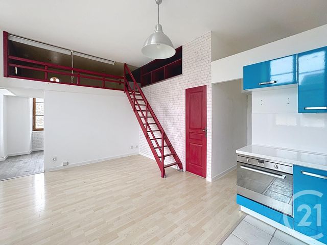 Afficher la photo en grand Appartement F2 à vendre - 2 pièces - 40 m2 - Montereau Fault Yonne - 77 - ILE-DE-FRANCE