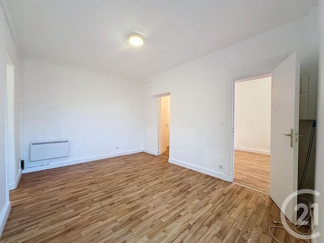 Appartement F2 à vendre - 3 pièces - 37,34 m2 - Montereau Fault Yonne - 77 - ILE-DE-FRANCE