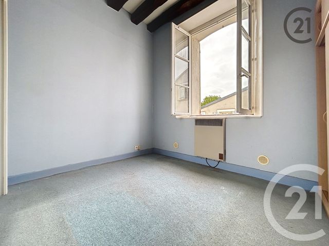 Afficher la photo en grand Appartement F2 à vendre - 2 pièces - 45,25 m2 - Montereau Fault Yonne - 77 - ILE-DE-FRANCE