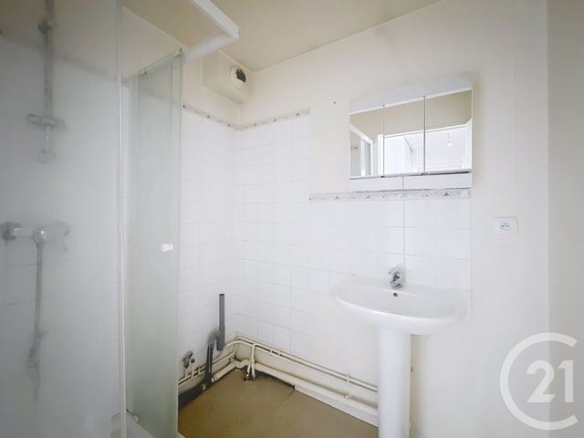 Appartement F3 à vendre - 3 pièces - 58 m2 - Montereau Fault Yonne - 77 - ILE-DE-FRANCE