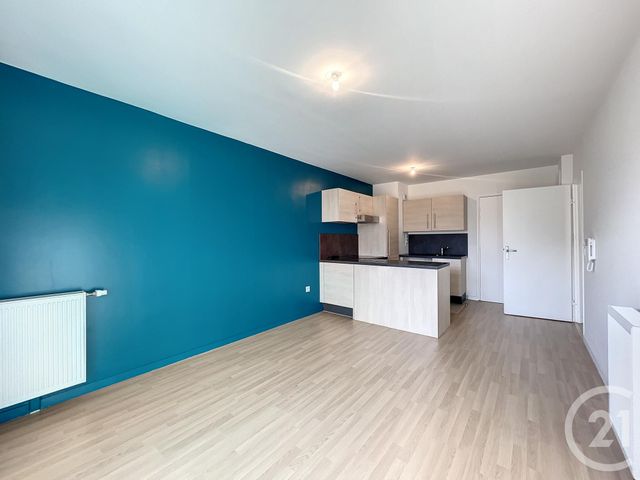 Afficher la photo en grand Appartement F2 à vendre - 2 pièces - 42,22 m2 - Montereau Fault Yonne - 77 - ILE-DE-FRANCE