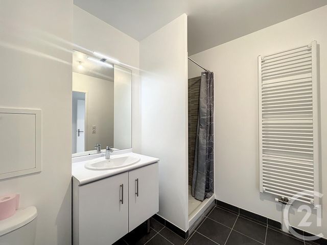 Afficher la photo en grand Appartement F2 à vendre - 2 pièces - 42,22 m2 - Montereau Fault Yonne - 77 - ILE-DE-FRANCE