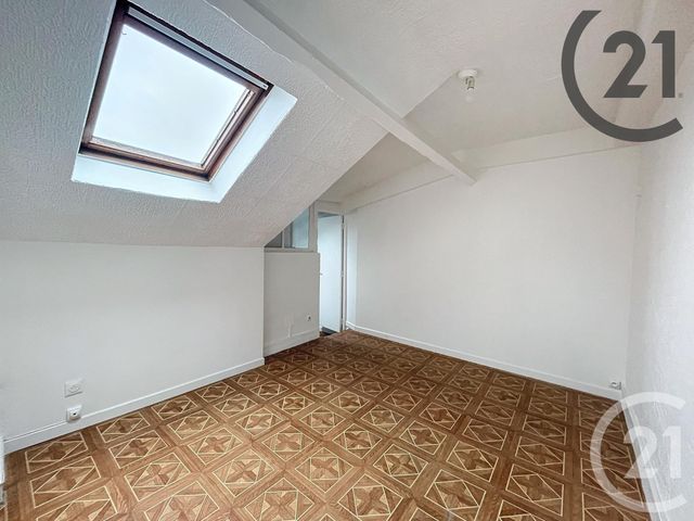 Appartement F2 à louer - 2 pièces - 32 m2 - Montereau Fault Yonne - 77 - ILE-DE-FRANCE