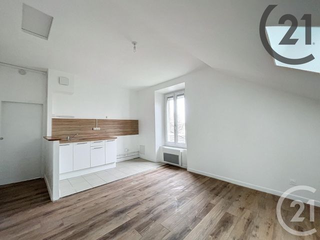 Appartement F2 à louer - 2 pièces - 32 m2 - Montereau Fault Yonne - 77 - ILE-DE-FRANCE