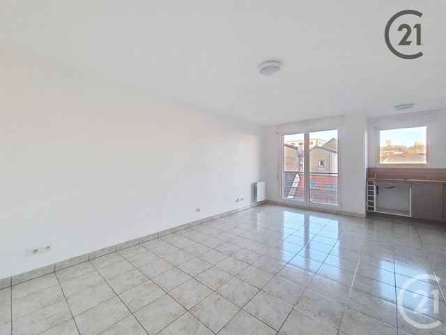 Appartement F2 &agrave; louer - 2 pi&egrave;ces - 44,30 m2 - Montereau Fault Yonne - 77 - ILE-DE-FRANCE