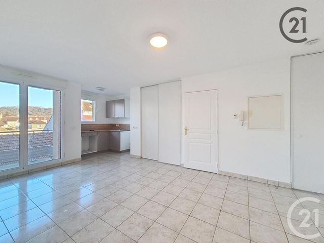 Appartement F2 à louer MONTEREAU FAULT YONNE