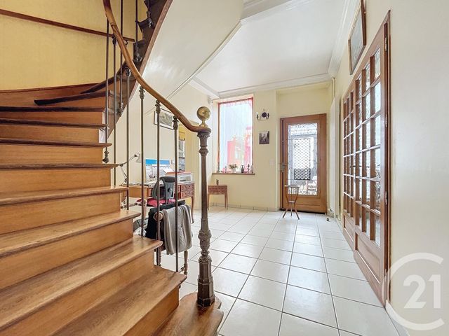 Maison à vendre - 7 pièces - 177,21 m2 - Villeneuve La Guyard - 89 - BOURGOGNE