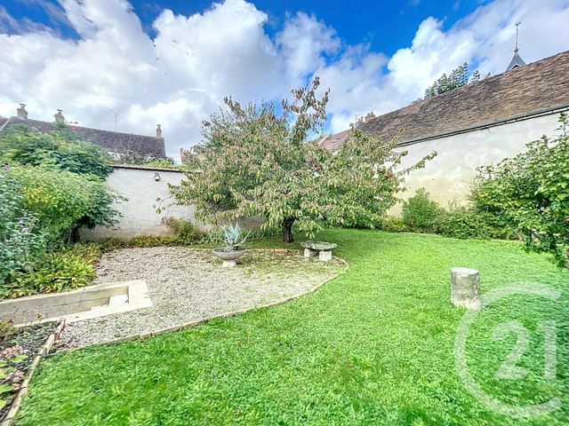 Maison à vendre - 7 pièces - 177,21 m2 - Villeneuve La Guyard - 89 - BOURGOGNE
