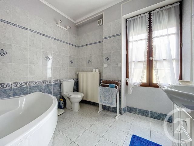 Maison à vendre - 7 pièces - 177,21 m2 - Villeneuve La Guyard - 89 - BOURGOGNE