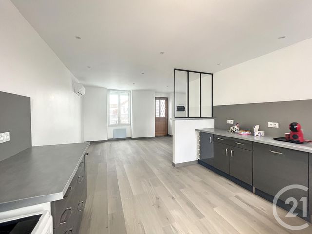 Appartement F3 &agrave; louer - 2 pi&egrave;ces - 63 m2 - Montereau Fault Yonne - 77 - ILE-DE-FRANCE