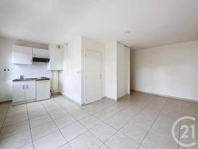 Appartement F1 à vendre - 1 pièce - 29 m2 - Montereau Fault Yonne - 77 - ILE-DE-FRANCE