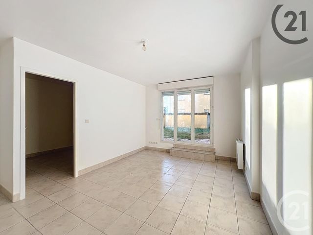 Appartement F2 à vendre - 2 pièces - 43 m2 - Montereau Fault Yonne - 77 - ILE-DE-FRANCE