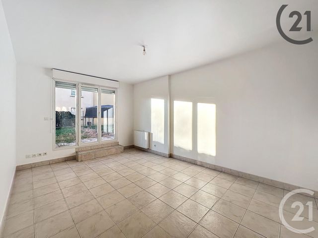 Appartement F2 à vendre - 2 pièces - 43 m2 - Montereau Fault Yonne - 77 - ILE-DE-FRANCE