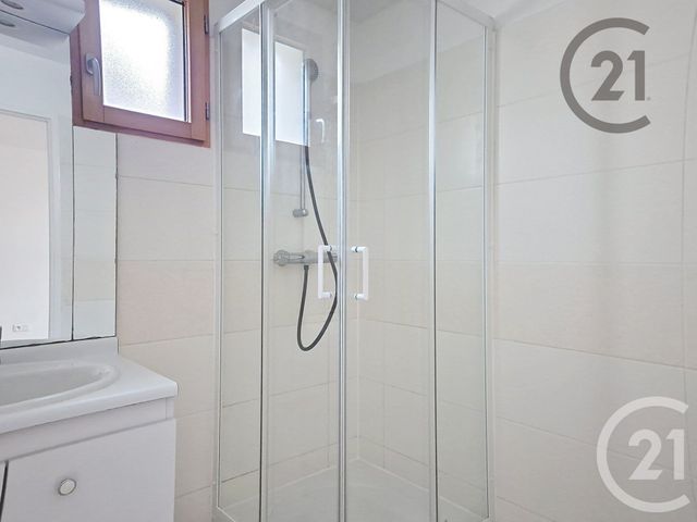 Maison &agrave; louer - 5 pi&egrave;ces - 125 m2 - Montereau Fault Yonne - 77 - ILE-DE-FRANCE