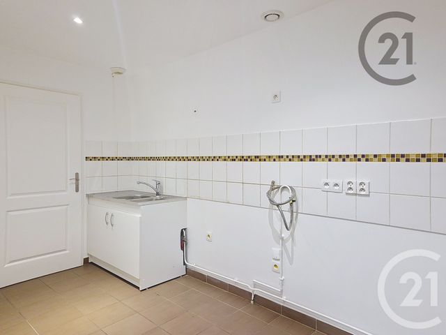 Maison &agrave; louer - 5 pi&egrave;ces - 125 m2 - Montereau Fault Yonne - 77 - ILE-DE-FRANCE