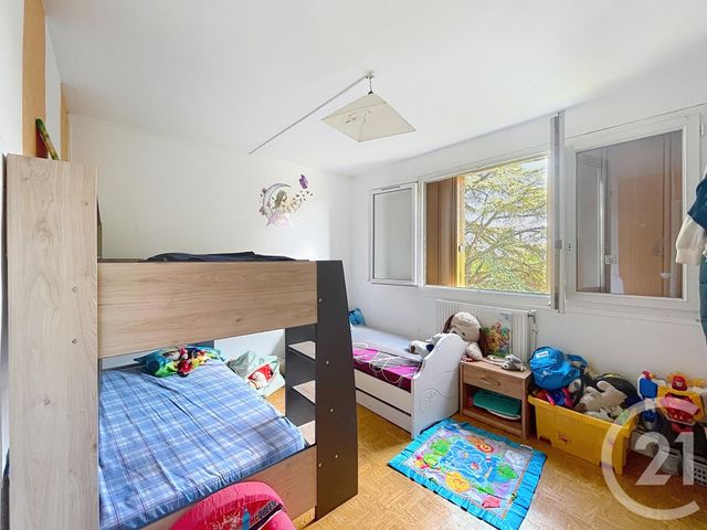 Appartement F3 à vendre - 3 pièces - 60,71 m2 - Montereau Fault Yonne - 77 - ILE-DE-FRANCE