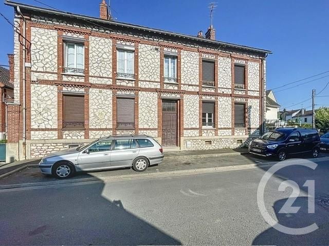 Immeuble à vendre MONTEREAU FAULT YONNE