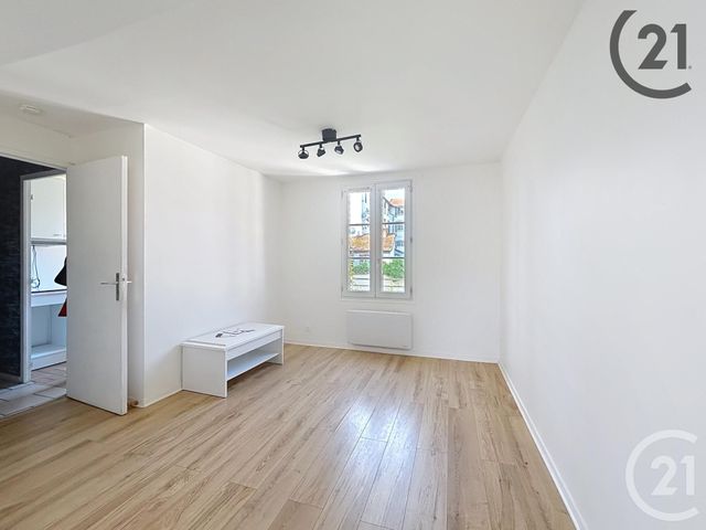 Appartement à louer - 2 pièces - 39 m2 - Montereau Fault Yonne - 77 - ILE-DE-FRANCE
