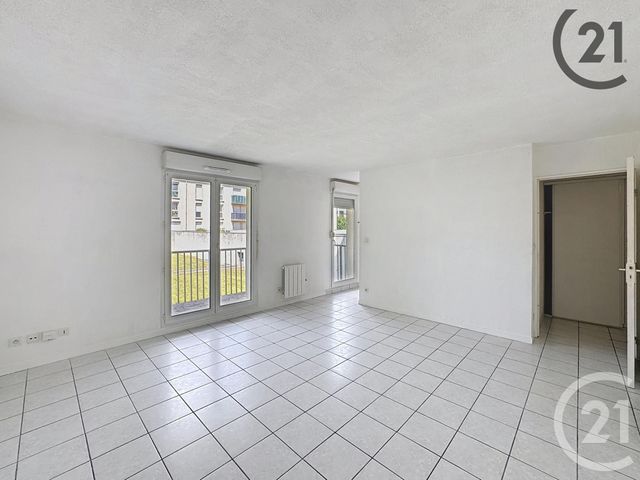 Appartement F2 à vendre - 2 pièces - 52 m2 - Montereau Fault Yonne - 77 - ILE-DE-FRANCE