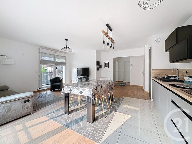 Afficher la photo en grand Appartement F3 à vendre - 3 pièces - 60,74 m2 - Montereau Fault Yonne - 77 - ILE-DE-FRANCE