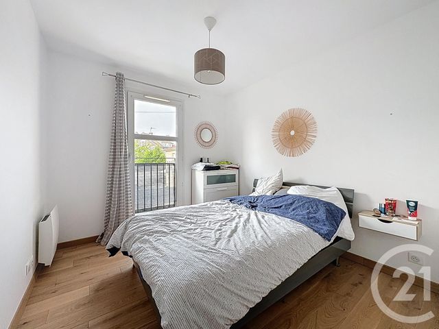 Afficher la photo en grand Appartement F3 à vendre - 3 pièces - 60,74 m2 - Montereau Fault Yonne - 77 - ILE-DE-FRANCE