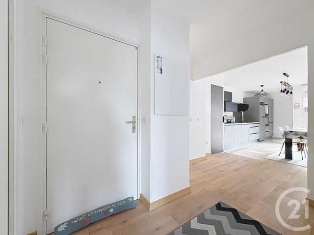 Afficher la photo en grand Appartement F3 à vendre - 3 pièces - 60,74 m2 - Montereau Fault Yonne - 77 - ILE-DE-FRANCE