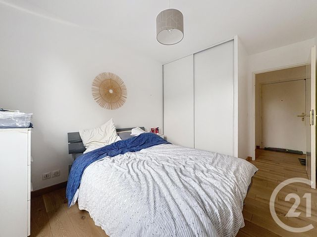 Afficher la photo en grand Appartement F3 à vendre - 3 pièces - 60,74 m2 - Montereau Fault Yonne - 77 - ILE-DE-FRANCE