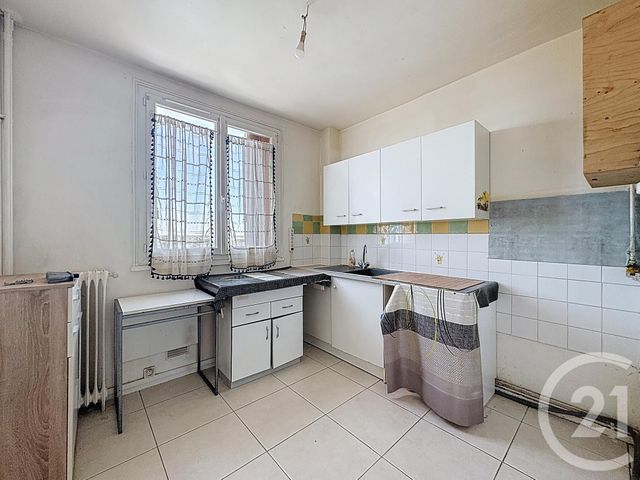 Afficher la photo en grand Appartement F3 à vendre - 3 pièces - 58,22 m2 - Montereau Fault Yonne - 77 - ILE-DE-FRANCE
