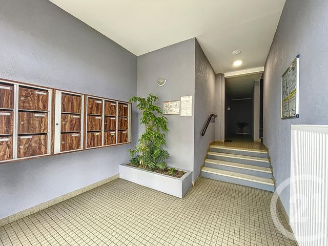 Afficher la photo en grand Appartement F3 à vendre - 3 pièces - 58,22 m2 - Montereau Fault Yonne - 77 - ILE-DE-FRANCE