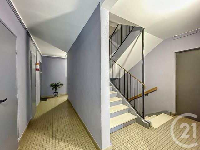 Afficher la photo en grand Appartement F3 à vendre - 3 pièces - 58,22 m2 - Montereau Fault Yonne - 77 - ILE-DE-FRANCE
