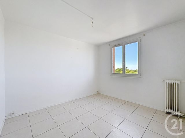 Afficher la photo en grand Appartement F3 à vendre - 3 pièces - 58,22 m2 - Montereau Fault Yonne - 77 - ILE-DE-FRANCE