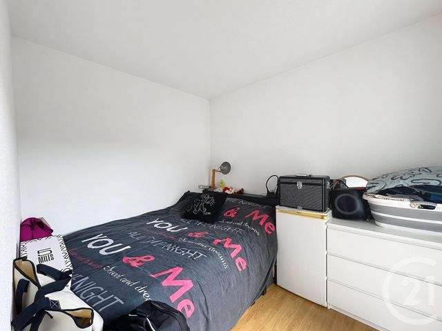 Afficher la photo en grand Appartement F2 bis à vendre - 3 pièces - 51,88 m2 - Montereau Fault Yonne - 77 - ILE-DE-FRANCE