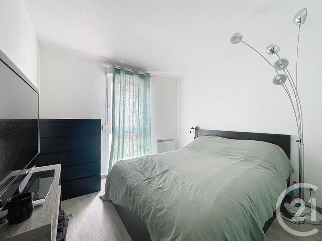 Afficher la photo en grand Appartement F2 bis à vendre - 3 pièces - 51,88 m2 - Montereau Fault Yonne - 77 - ILE-DE-FRANCE