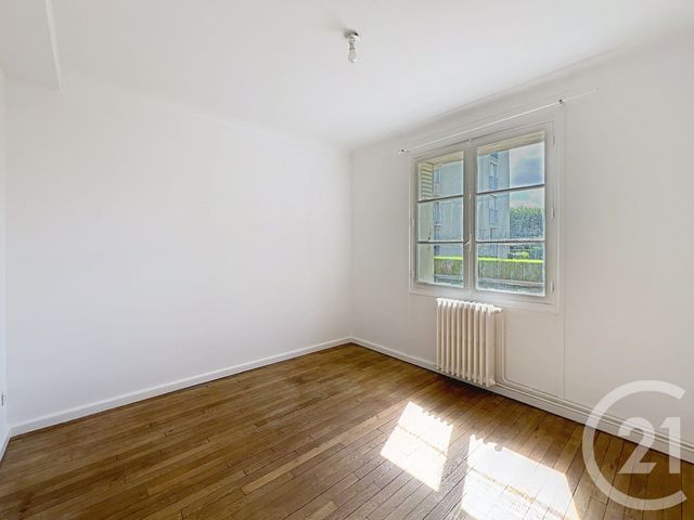 Afficher la photo en grand Appartement F3 à vendre - 3 pièces - 67,30 m2 - Montereau Fault Yonne - 77 - ILE-DE-FRANCE