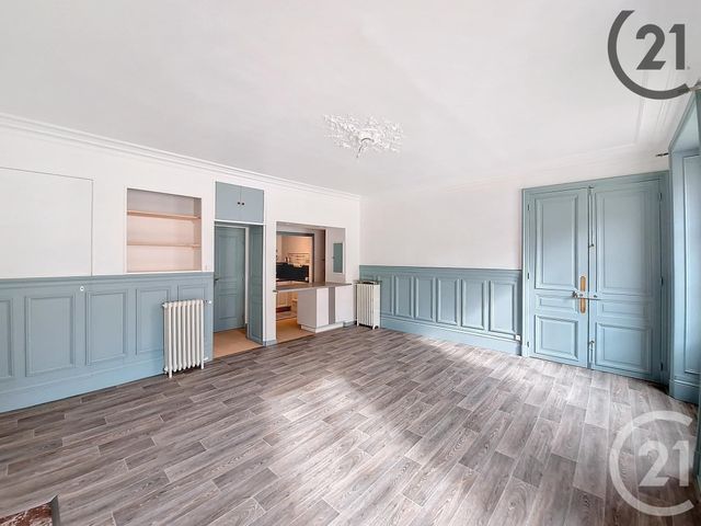Afficher la photo en grand Appartement F2 à vendre - 2 pièces - 50,70 m2 - Montereau Fault Yonne - 77 - ILE-DE-FRANCE