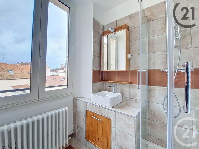 Afficher la photo en grand Appartement F2 à vendre - 2 pièces - 50,70 m2 - Montereau Fault Yonne - 77 - ILE-DE-FRANCE