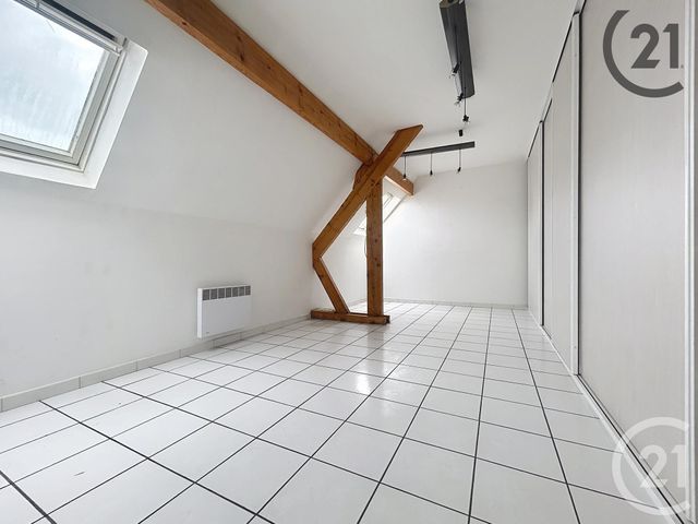 Afficher la photo en grand Appartement F3 à vendre - 3 pièces - 84 m2 - Montereau Fault Yonne - 77 - ILE-DE-FRANCE