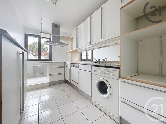 Afficher la photo en grand Appartement F3 à vendre - 3 pièces - 84 m2 - Montereau Fault Yonne - 77 - ILE-DE-FRANCE