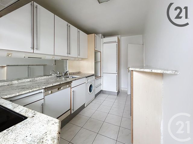 Afficher la photo en grand Appartement F3 à vendre - 3 pièces - 84 m2 - Montereau Fault Yonne - 77 - ILE-DE-FRANCE