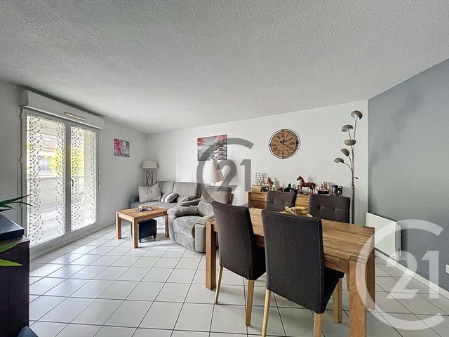 Appartement F3 &agrave; vendre - 3 pi&egrave;ces - 64 m2 - Montereau Fault Yonne - 77 - ILE-DE-FRANCE