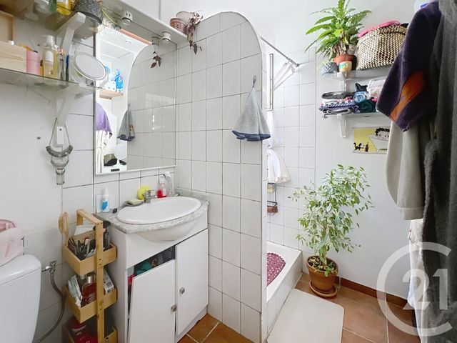 Afficher la photo en grand Maison à vendre - 2 pièces - 63 m2 - Montereau Fault Yonne - 77 - ILE-DE-FRANCE